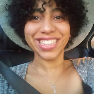 Meet your Posher, Ivette